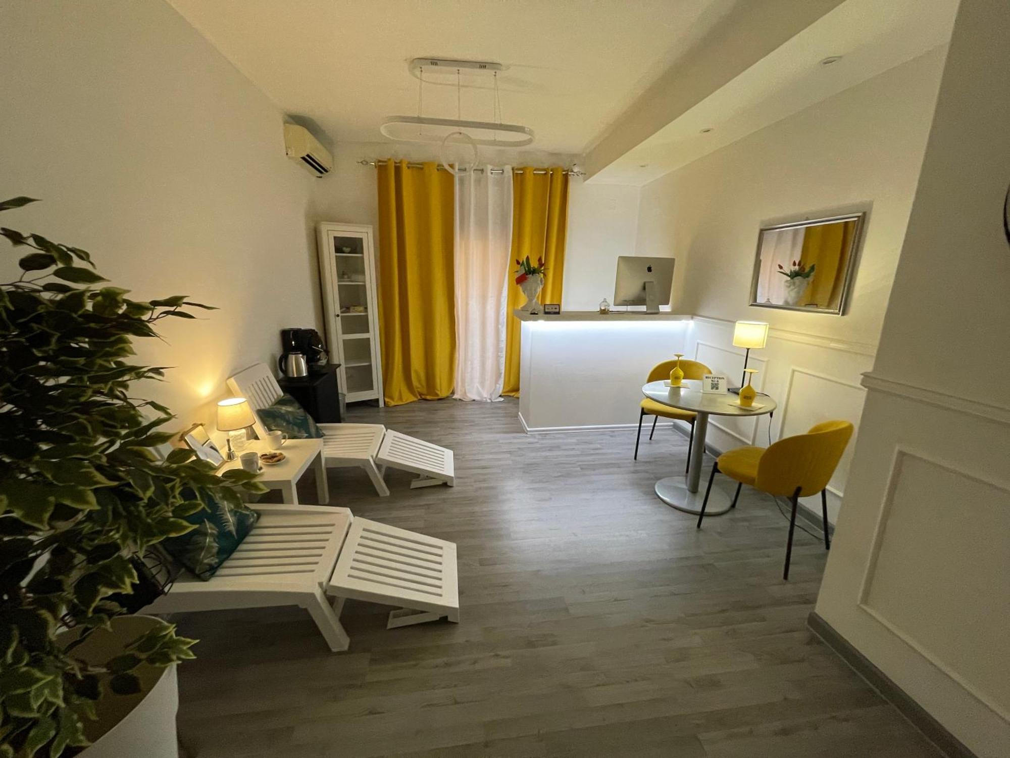 Le Suite Del Lungomare Катания Екстериор снимка